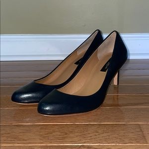 NWOT Ann Taylor Simple Black Leather Size 7M Heels